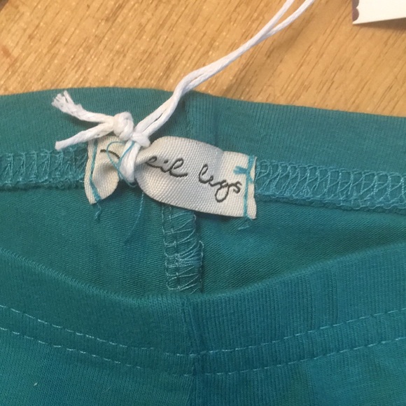 Lil leggs tight shorts - Picture 2 of 3